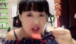 热闹的吃瓜大姐视频